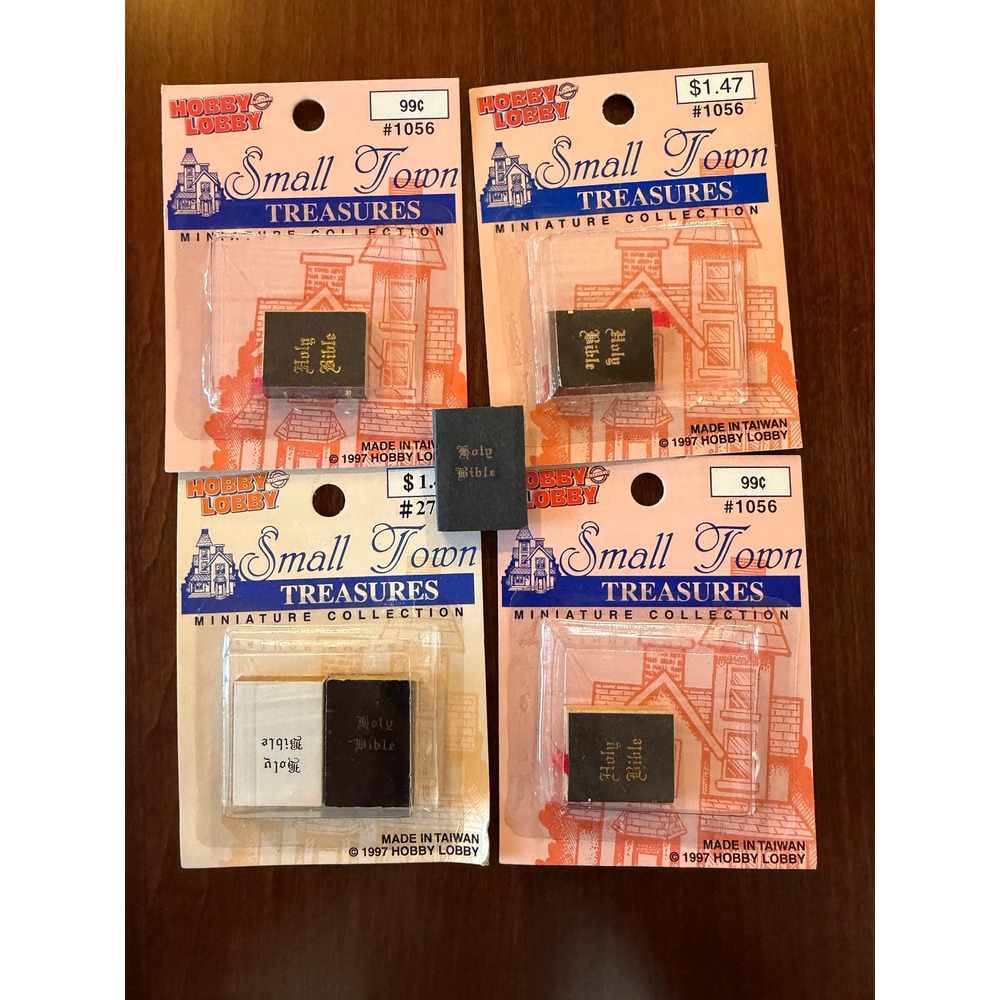 Vintage Hobby Lobby Small Town Treasures Dollhouse Miniature Holy Bible 1997